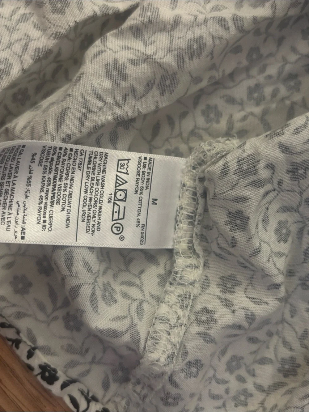 Old Navy Black Floral Puff-Sleeve Blouse Size Medium